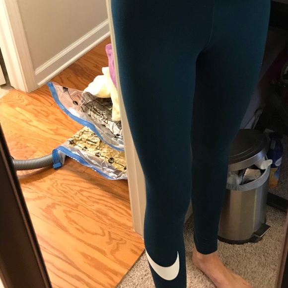 Nike Leggings - Picture 7 of 7